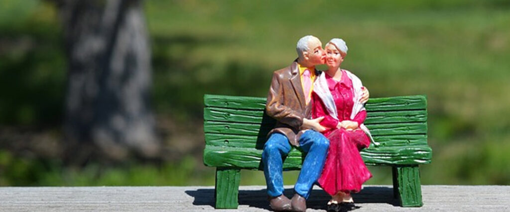 old couple, sitting, grandparents