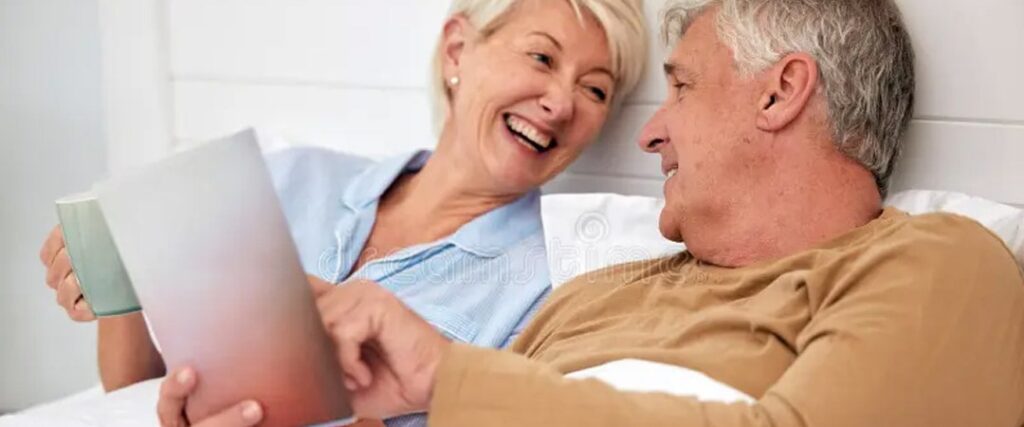 A senior couple discussing their retirement savings and social security benefits