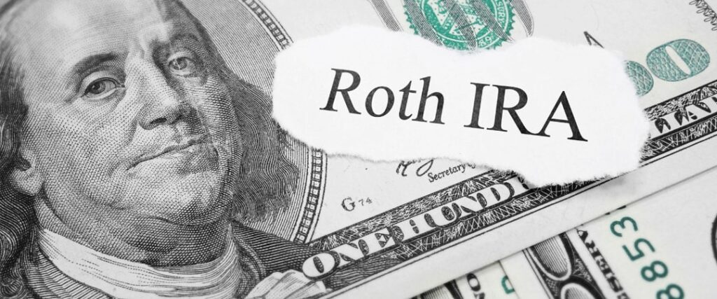 The Saver's Credit and Roth IRA Contributions