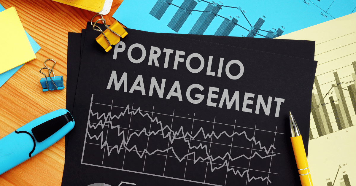 Illustration of diversifying and managing one's portfolio 