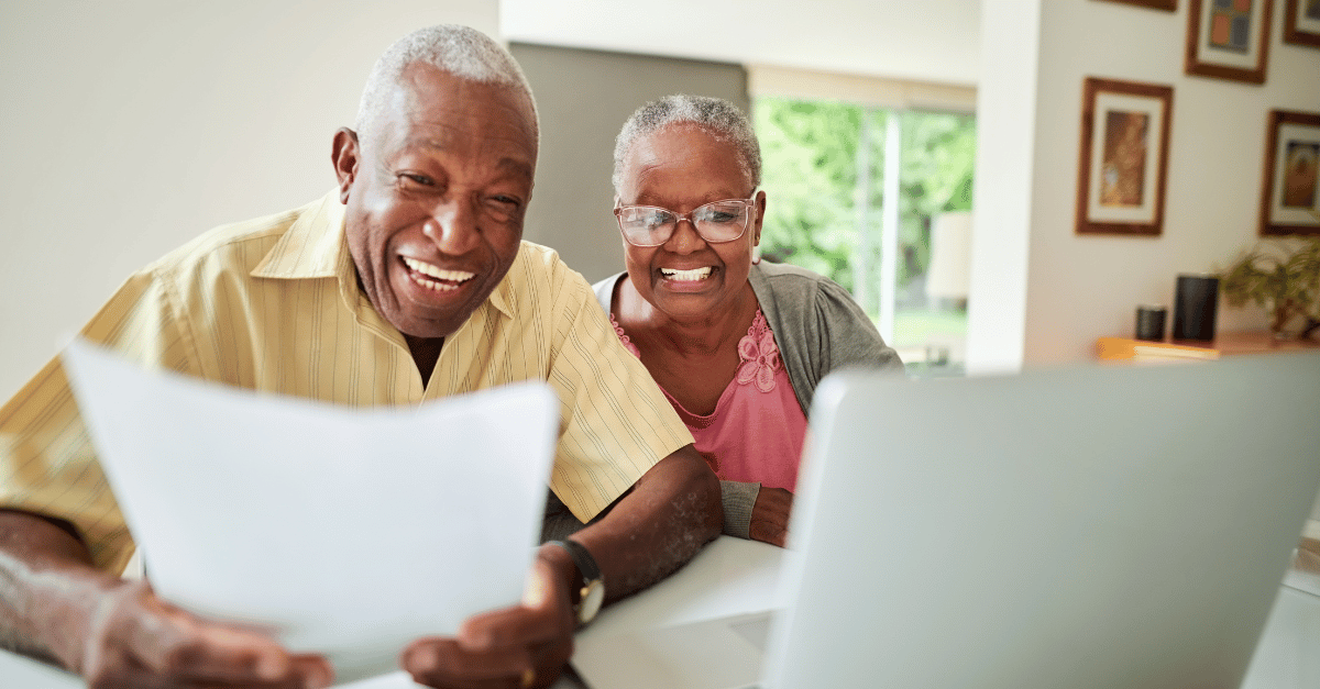 Elderly couple happy after improving their retirement score with the IFW. 